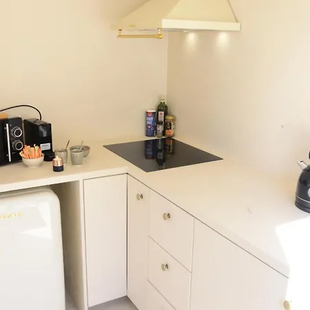 Downtown 2bdr Apartment